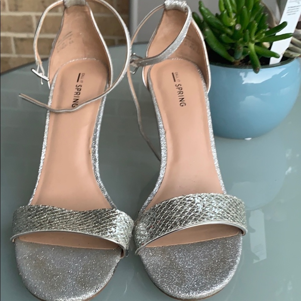 Call it Spring Gold and Silver Pump
